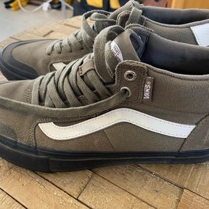Mid-rise Vans in olive